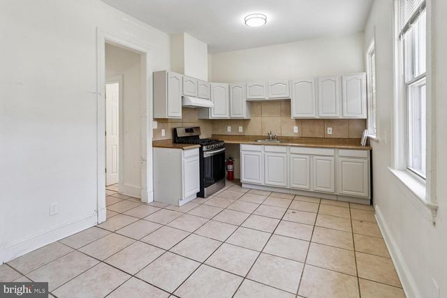 1408 NEWTON ST NW, Washington, DC 20010