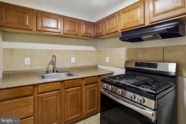 1408 NEWTON ST NW, Washington, DC 20010