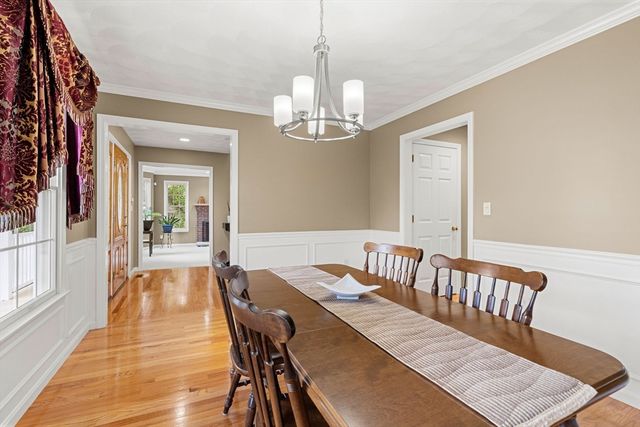 41 Fairway Drive, Woburn, MA 01801