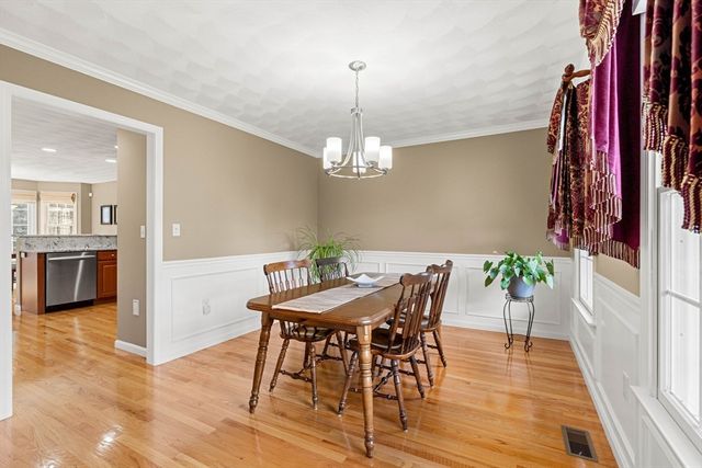 41 Fairway Drive, Woburn, MA 01801