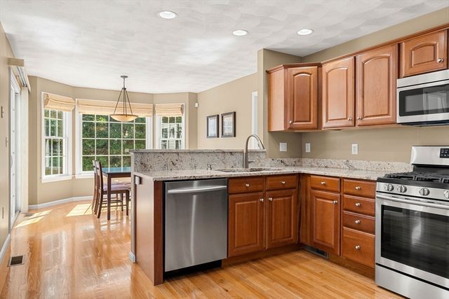 41 Fairway Drive, Woburn, MA 01801