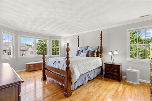 41 Fairway Drive, Woburn, MA 01801