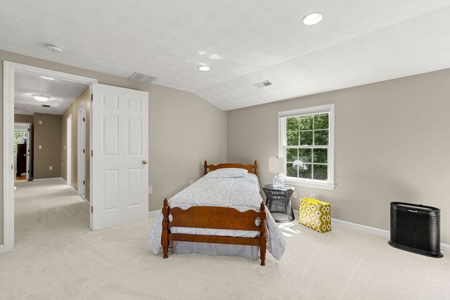 41 Fairway Drive, Woburn, MA 01801