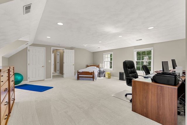 41 Fairway Drive, Woburn, MA 01801