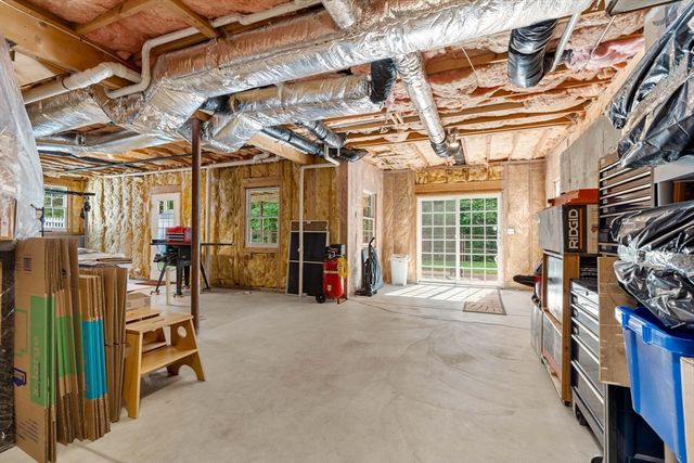 41 Fairway Drive, Woburn, MA 01801