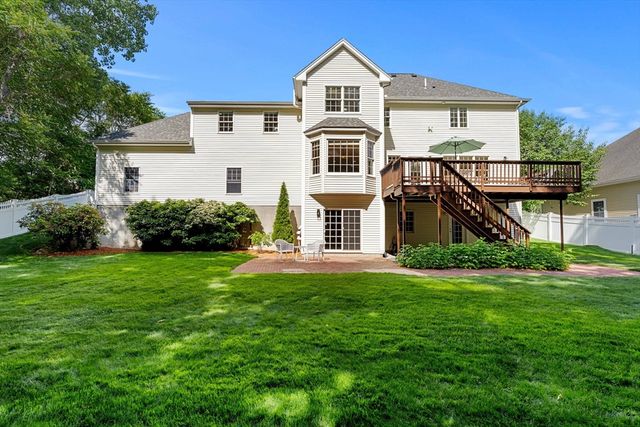 41 Fairway Drive, Woburn, MA 01801