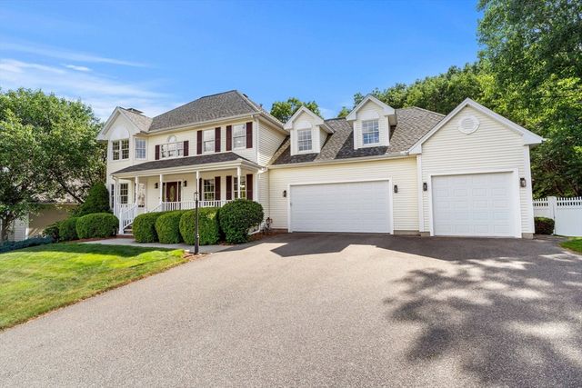 41 Fairway Drive, Woburn, MA 01801