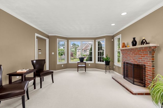 41 Fairway Drive, Woburn, MA 01801
