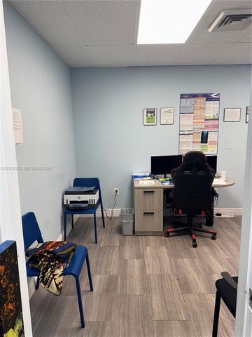 717 Ponce De Leon Blvd 323, Coral Gables, FL 33134