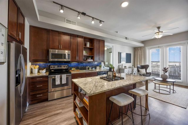 3201 Esperanza Crossing 116, Austin, TX 78758