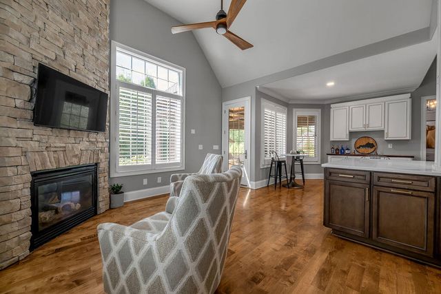106 Deerfield Circle, Nicholasville, KY 40356