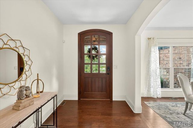 3 Ladue Court, Creve Coeur, MO 63141