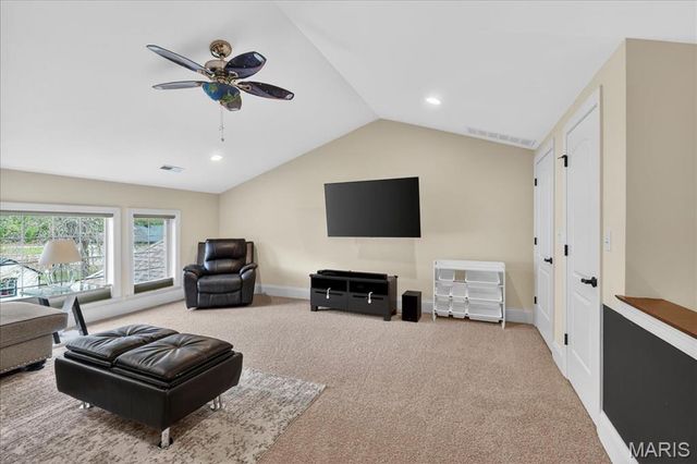 3 Ladue Court, Creve Coeur, MO 63141