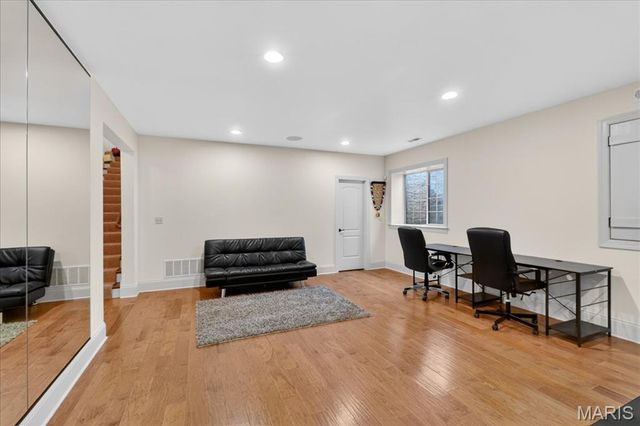 3 Ladue Court, Creve Coeur, MO 63141
