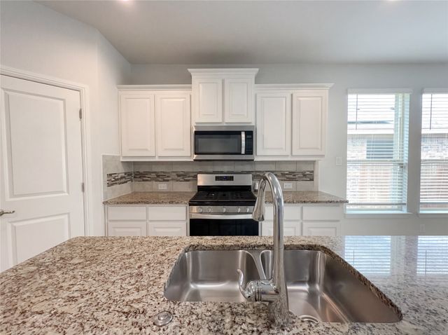 2520 Allview Lane, Glenn Heights, TX 75154