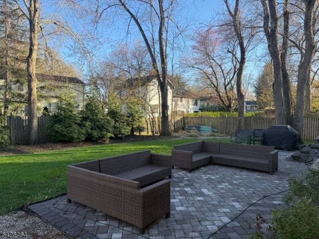 25 Whitman Dr, New Providence Boro, NJ 07974