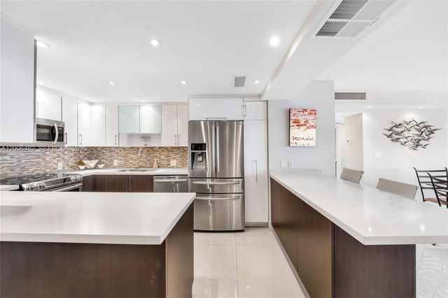 100 Bayview Dr 1905, Sunny Isles Beach, FL 33160