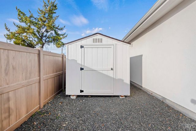 11328 W Campanula Dr, Star, ID 83669