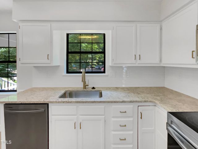 11 Sweetbay Court, Durham, NC 27704