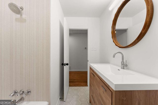 698 Holly Drive, Gainesville, GA 30501