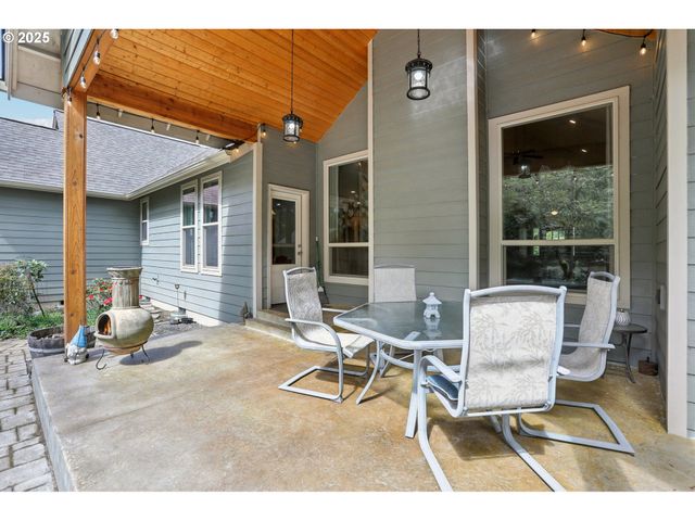 230 RILEY Ct, Toutle, WA 98649