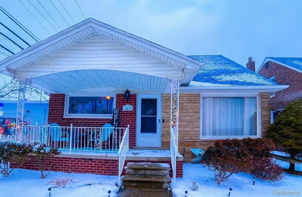 15854 Englewood Avenue, Allen Park, MI 48101