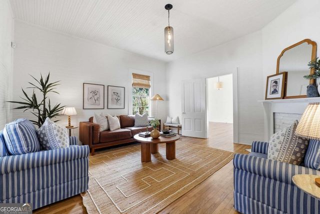 1966 Butler Way NW, Atlanta, GA 30318