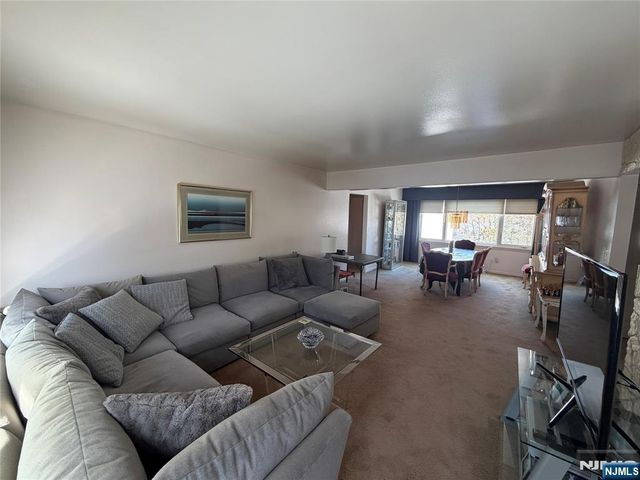 21 Pilgrim Court, Bloomfield, NJ 07003