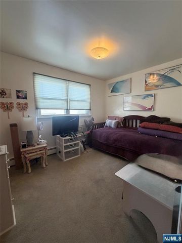 21 Pilgrim Court, Bloomfield, NJ 07003