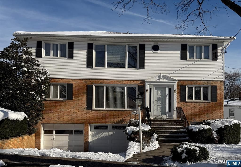 21 Pilgrim Court, Bloomfield, NJ 07003