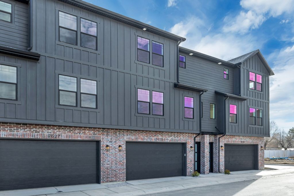 7613 S 300 E, Sandy, UT 84047 — exterior