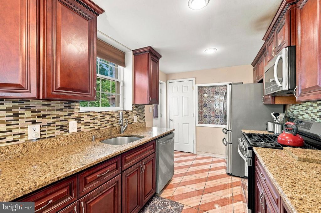 6511 LAWNTON AVE, PHILADELPHIA, PA 19126 — photo 4