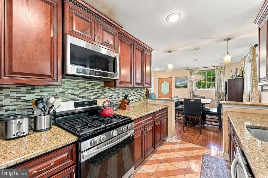 6511 LAWNTON AVE, PHILADELPHIA, PA 19126 — photo 5