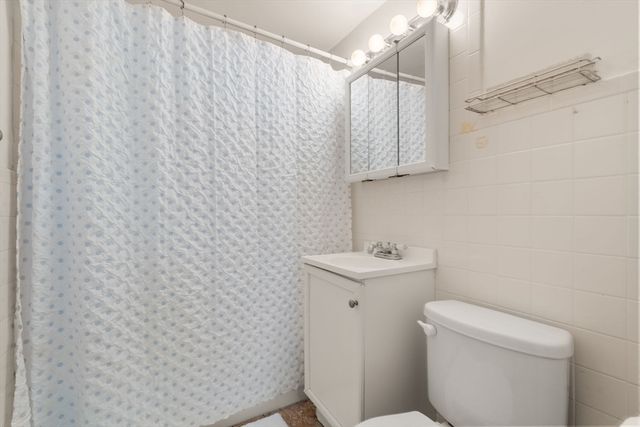 71 Oxford Ave A, Cambridge, MA 02138