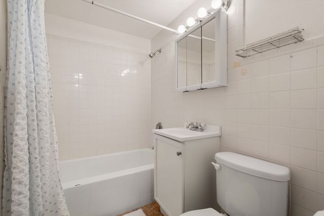 71 Oxford Ave A, Cambridge, MA 02138