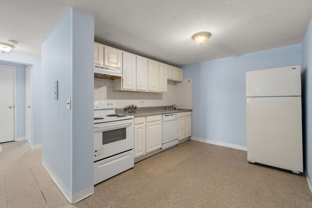 71 Oxford Ave A, Cambridge, MA 02138