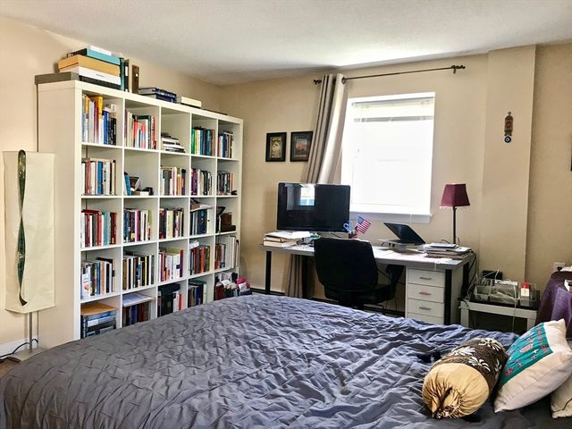 71 Oxford Ave A, Cambridge, MA 02138
