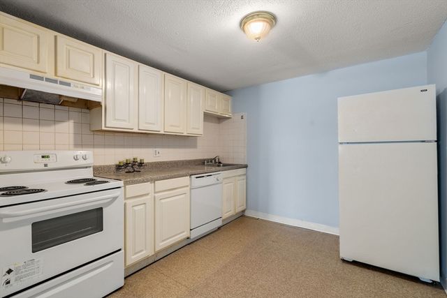 71 Oxford Ave A, Cambridge, MA 02138