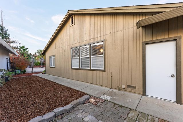 5407 Coral Creek Way, Elk Grove, CA 95758