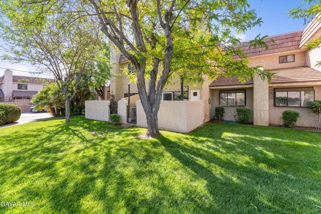 422 W Avenue J5 Unit 32, Lancaster, CA 93534