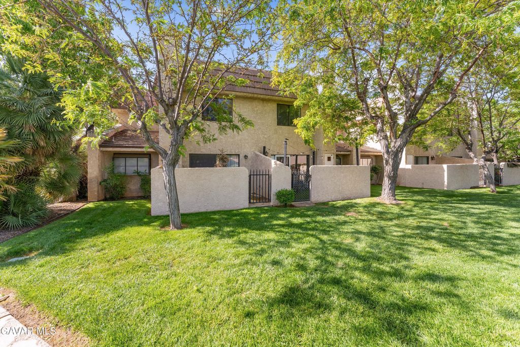 422 W Avenue J5 Unit 32, Lancaster, CA 93534