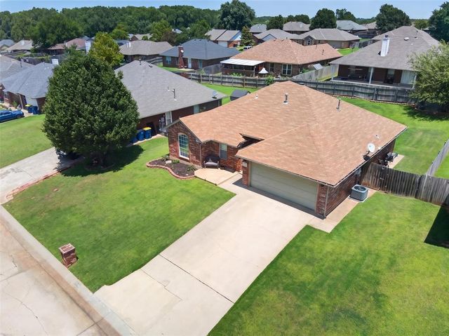 1820 Cherokee Trail, Choctaw, OK 73020