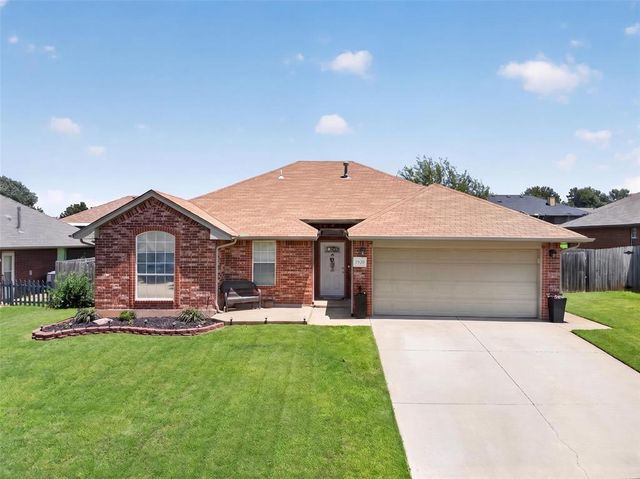 1820 Cherokee Trail, Choctaw, OK 73020