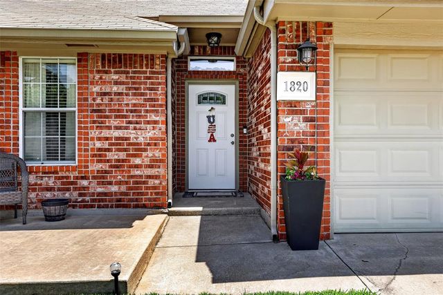 1820 Cherokee Trail, Choctaw, OK 73020