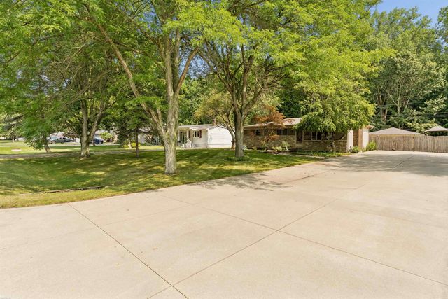 48343 Forbes Drive, Chesterfield, MI 48047