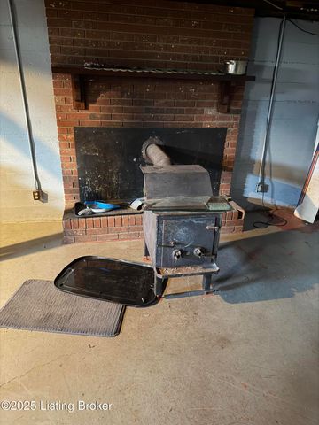 2100 Cox Ln, La Grange, KY 40031