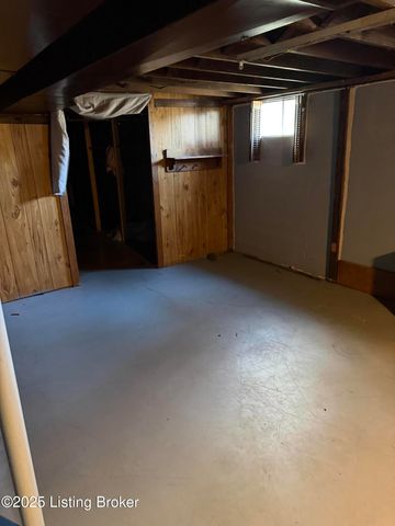 2100 Cox Ln, La Grange, KY 40031