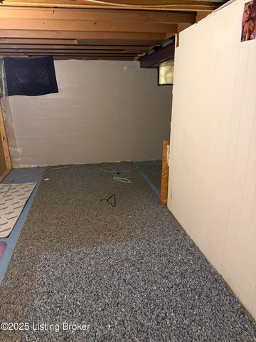 2100 Cox Ln, La Grange, KY 40031