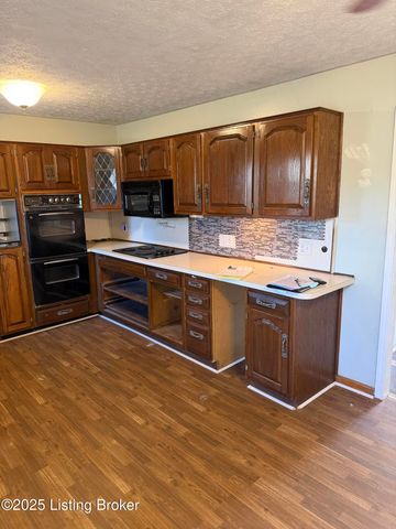 2100 Cox Ln, La Grange, KY 40031