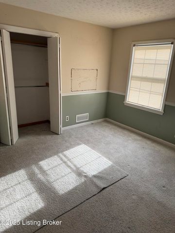 2100 Cox Ln, La Grange, KY 40031